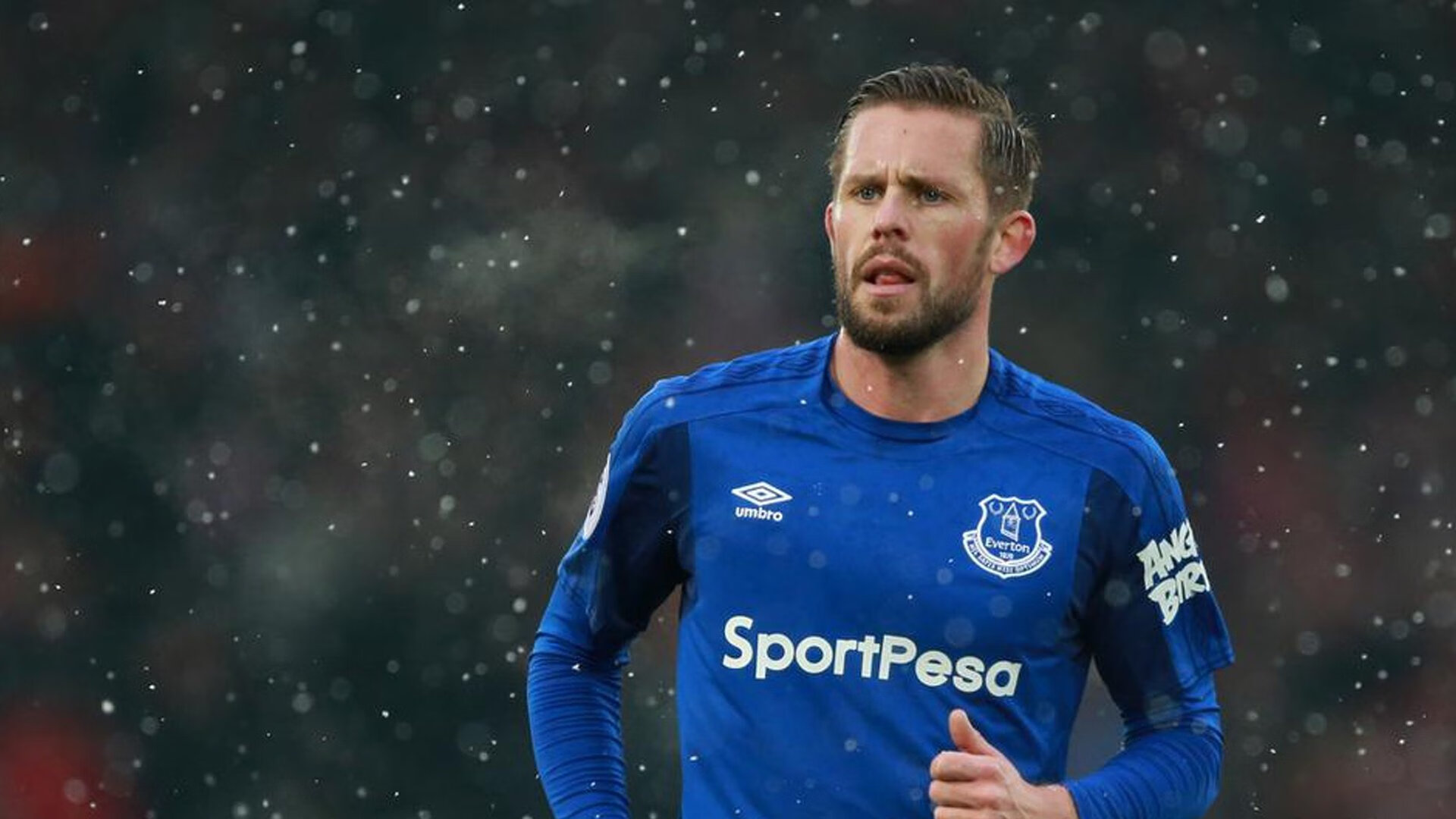 中国队中场罗德里格斯在巴黎奥运会上展现出强大的组织能力，罗德里格斯短跑运动员